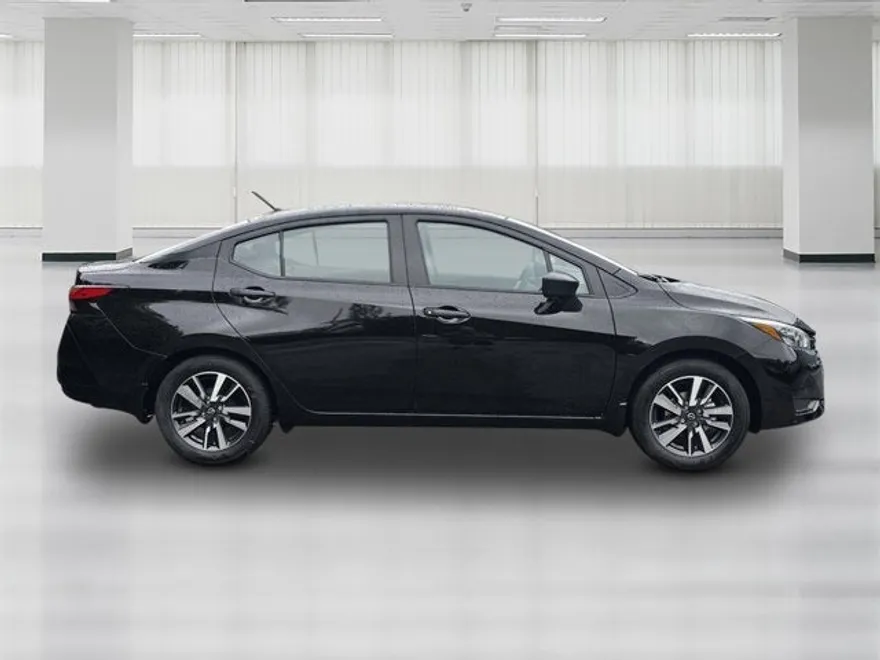 2025 Nissan Versa S photo 1