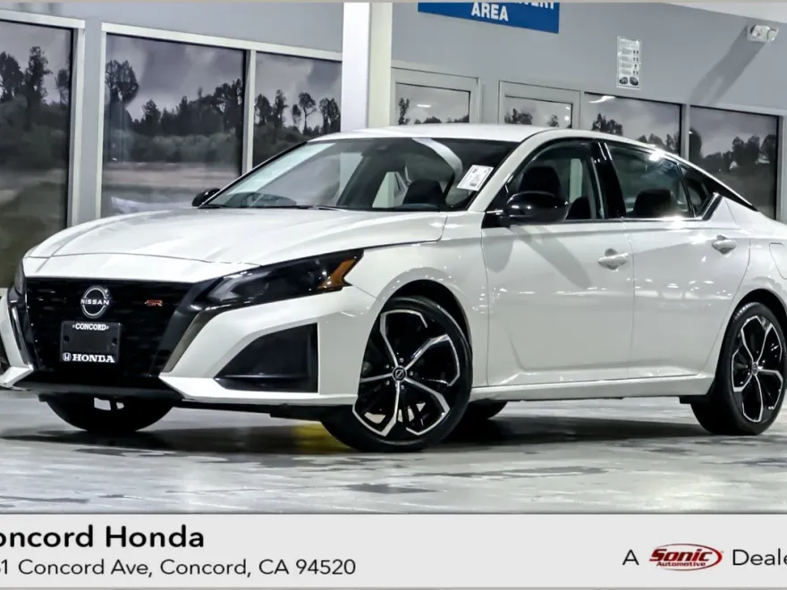 2024 Nissan Altima 2.5 SR photo 1