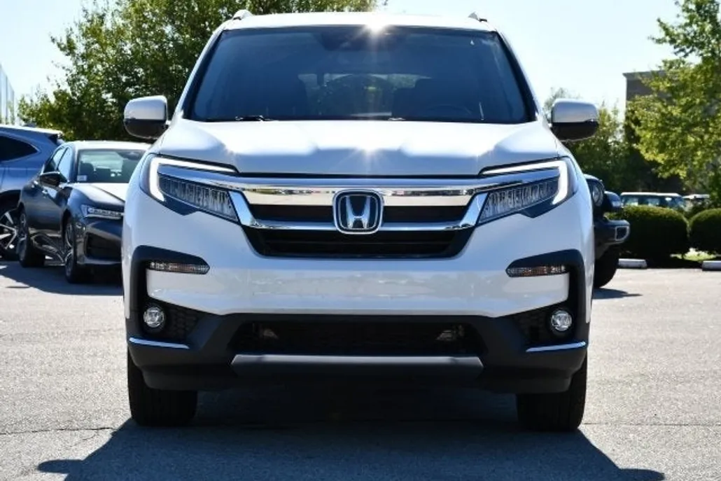 2022 Honda Pilot Touring photo 1
