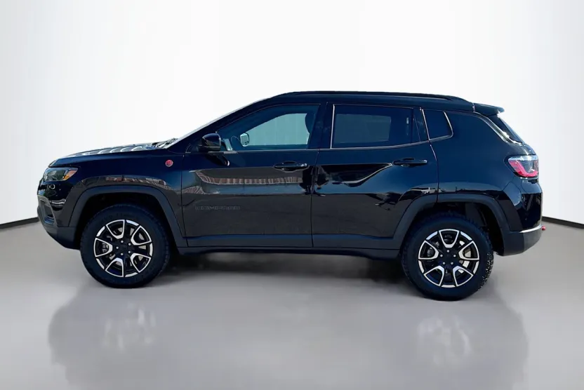 2024 Jeep Compass Trailhawk Sport photo 1
