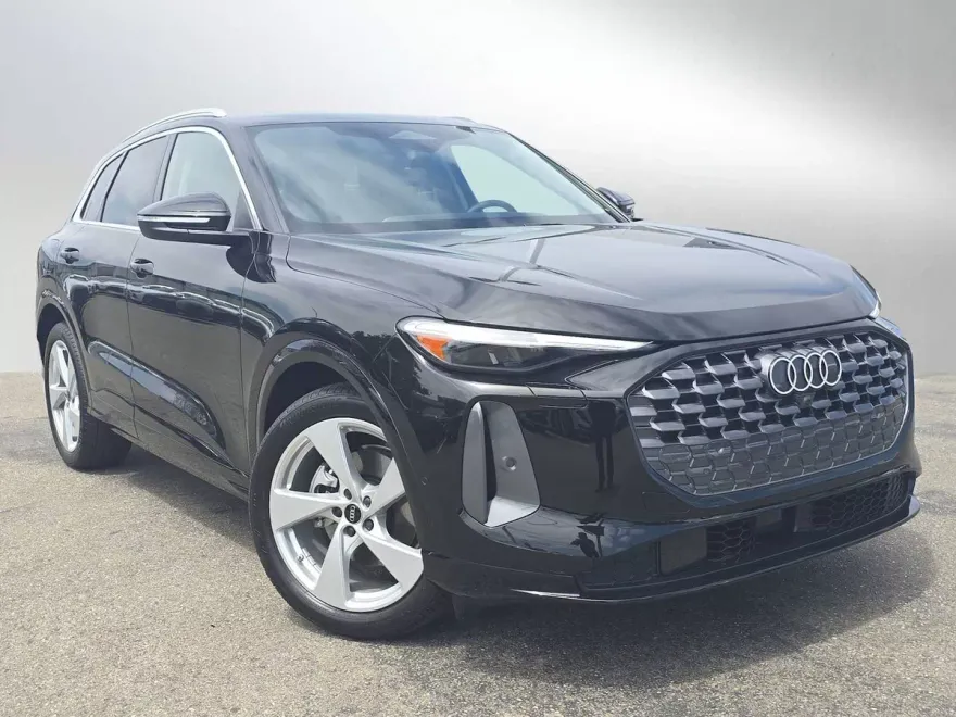2025 Audi Q5 2.0T Prestige photo 1