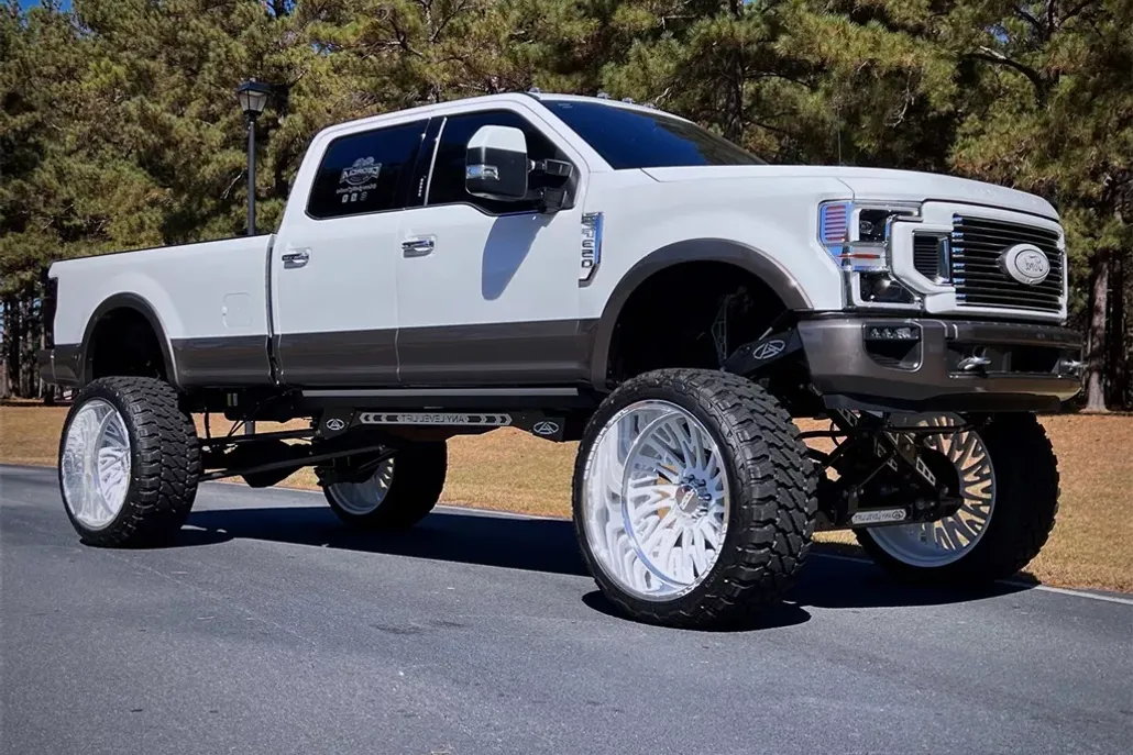 2022 Ford F-350 photo 1