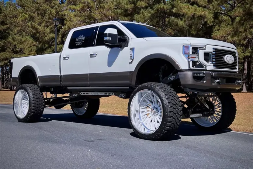 2022 Ford F-350 photo 1