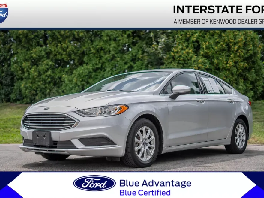 2017 Ford Fusion S photo 1