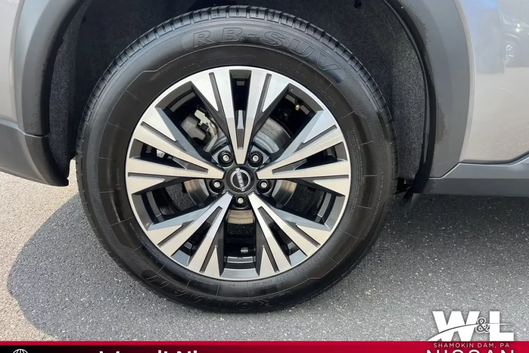 2023 Nissan Rogue SV photo 1