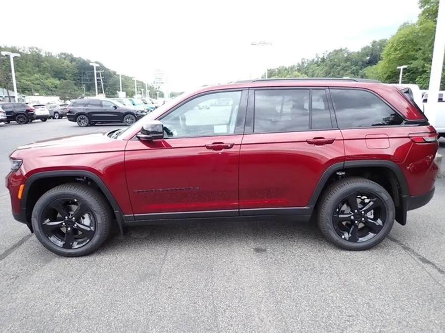 2025 Jeep Grand Cherokee Limited photo 1