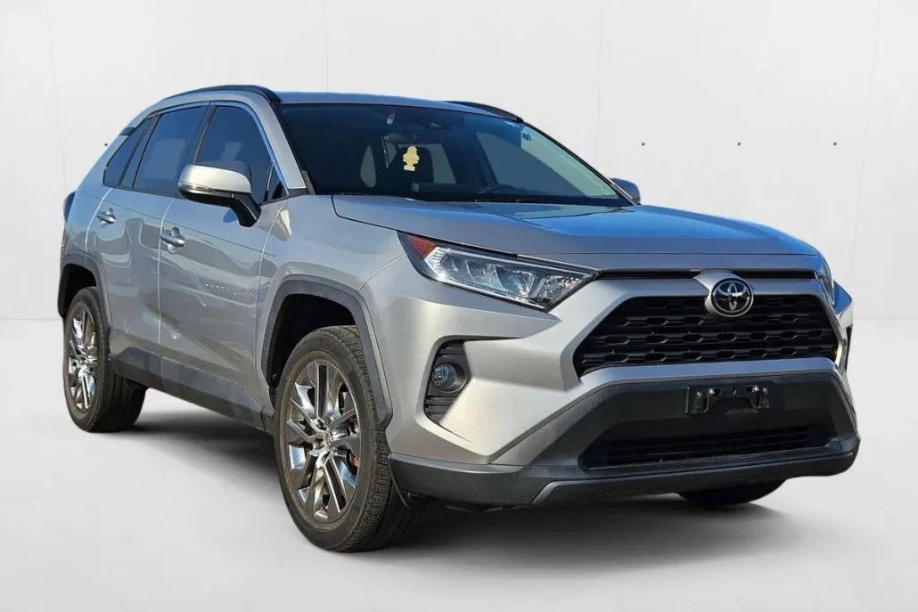 2020 Toyota RAV4 XLE Premium photo 1