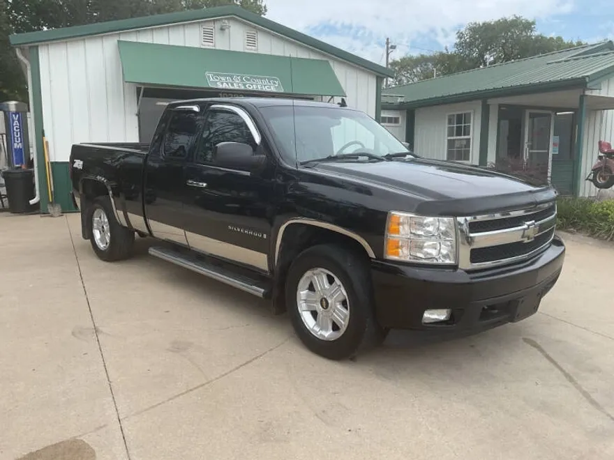 2008 Chevrolet Silverado 1500 LTZ photo 1