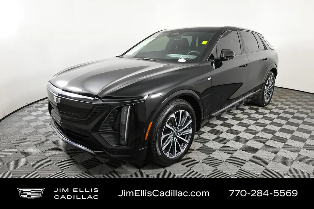 2024 Cadillac Lyriq Sport photo 1