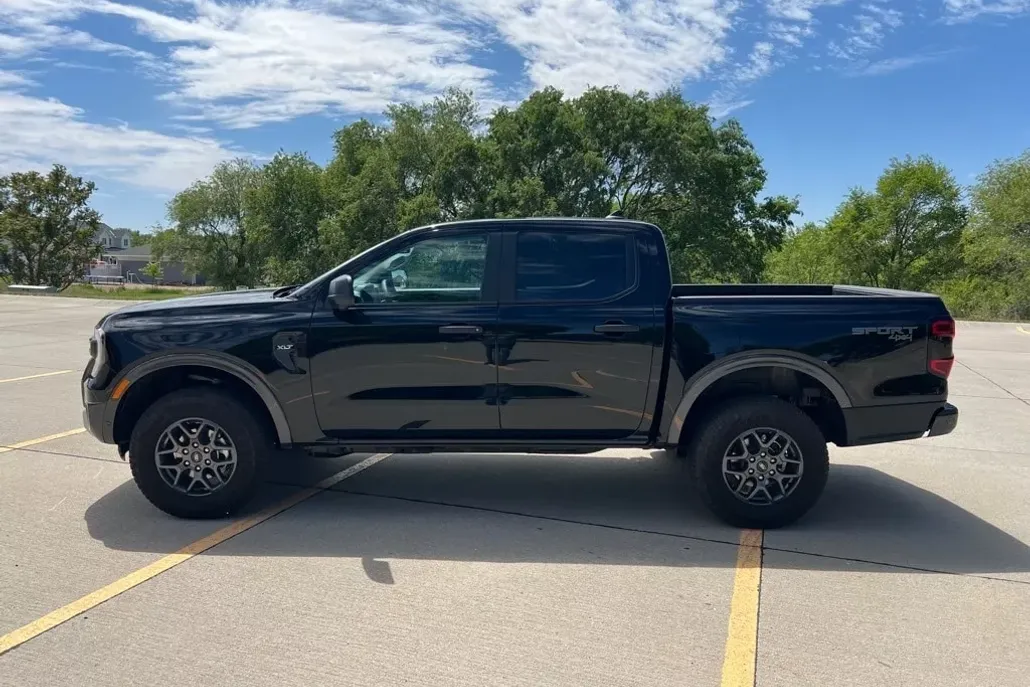 2024 Ford Ranger XLT photo 1