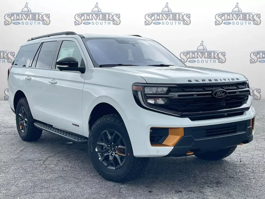 2025 Ford Expedition XLT photo 1