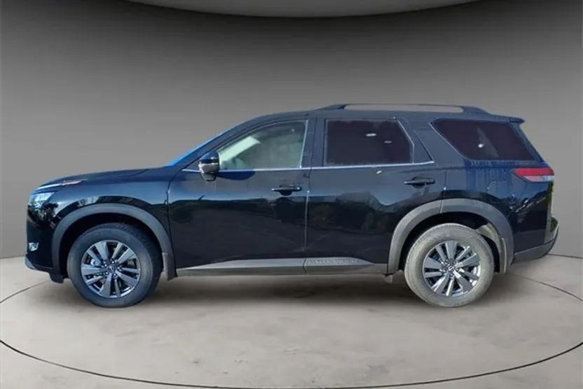 2025 Nissan Pathfinder SV photo 1