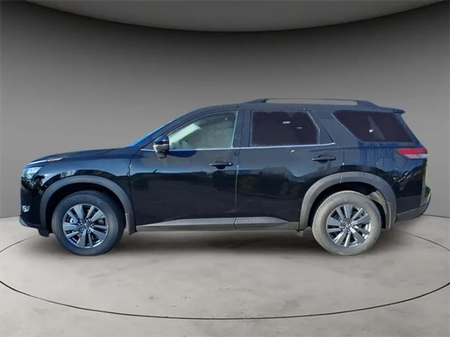 2025 Nissan Pathfinder SV photo 1