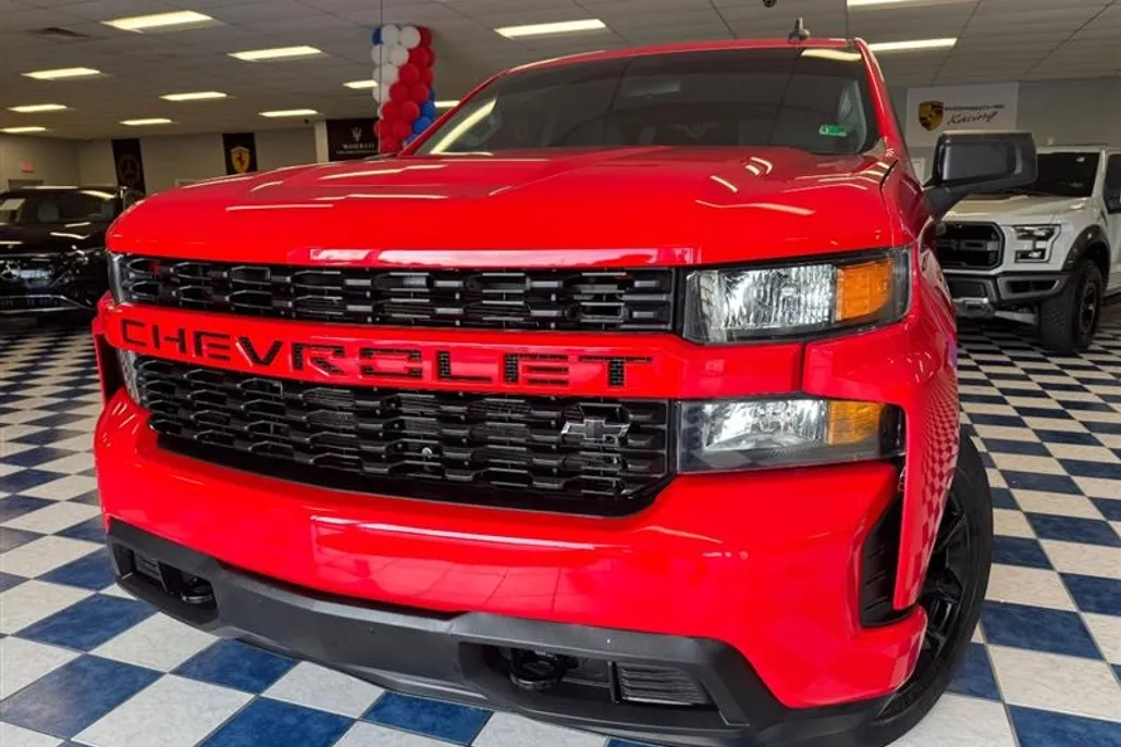 2020 Chevrolet Silverado 1500 Custom photo 1