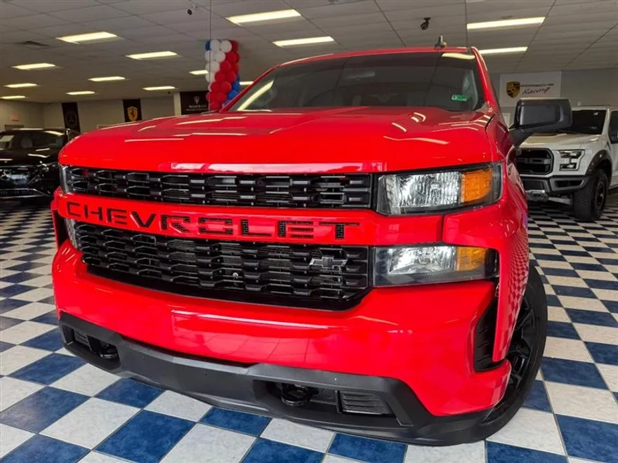 2020 Chevrolet Silverado 1500 Custom photo 1