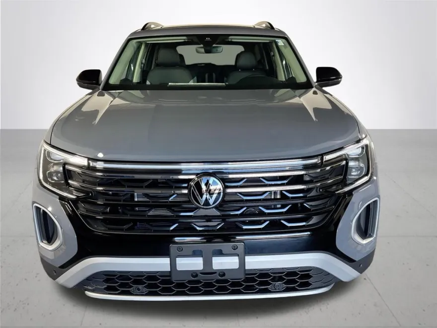2025 Volkswagen Atlas Peak Edition SE photo 1