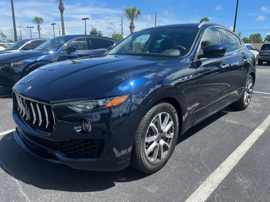 2019 Maserati Levante S photo 1
