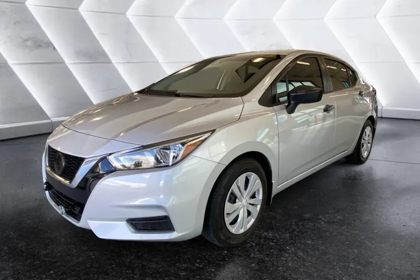 2020 Nissan Versa 1.6 S photo 1