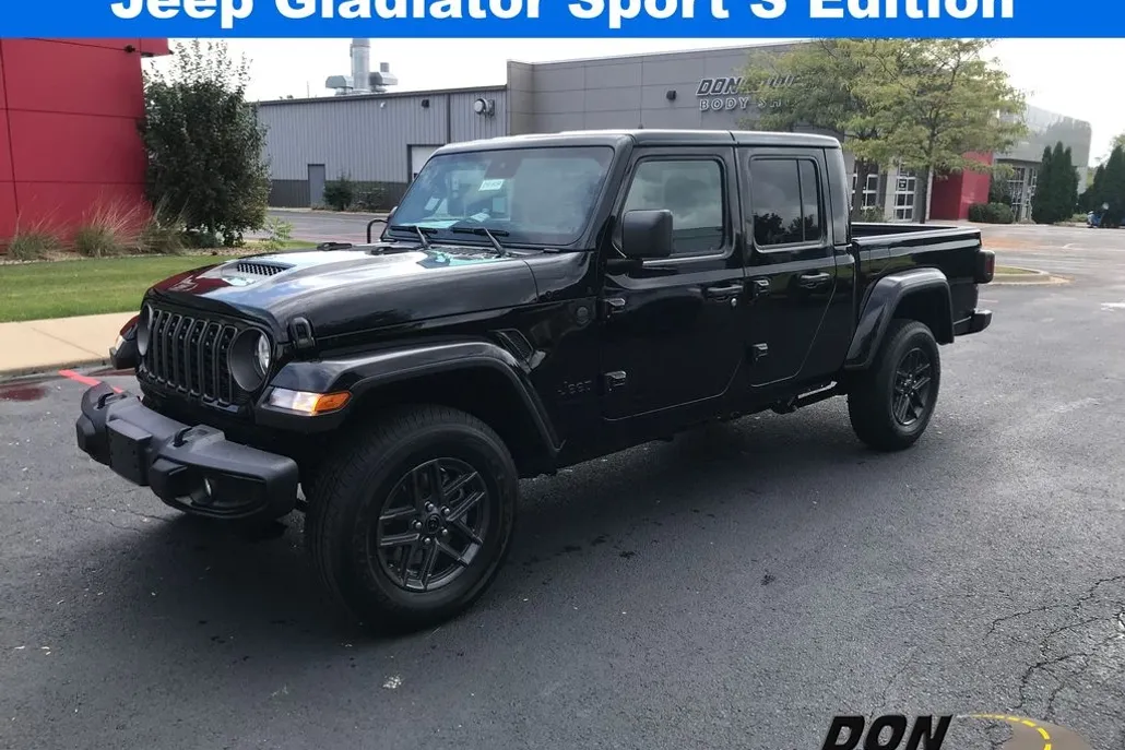 2025 Jeep Gladiator Sport photo 1