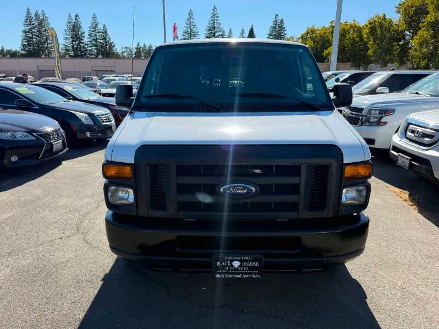 2011 Ford E-150 photo 1