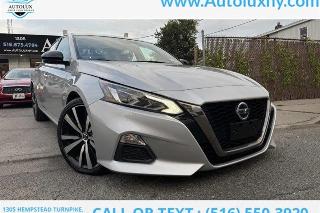 2021 Nissan Altima 2.5 SR photo 1