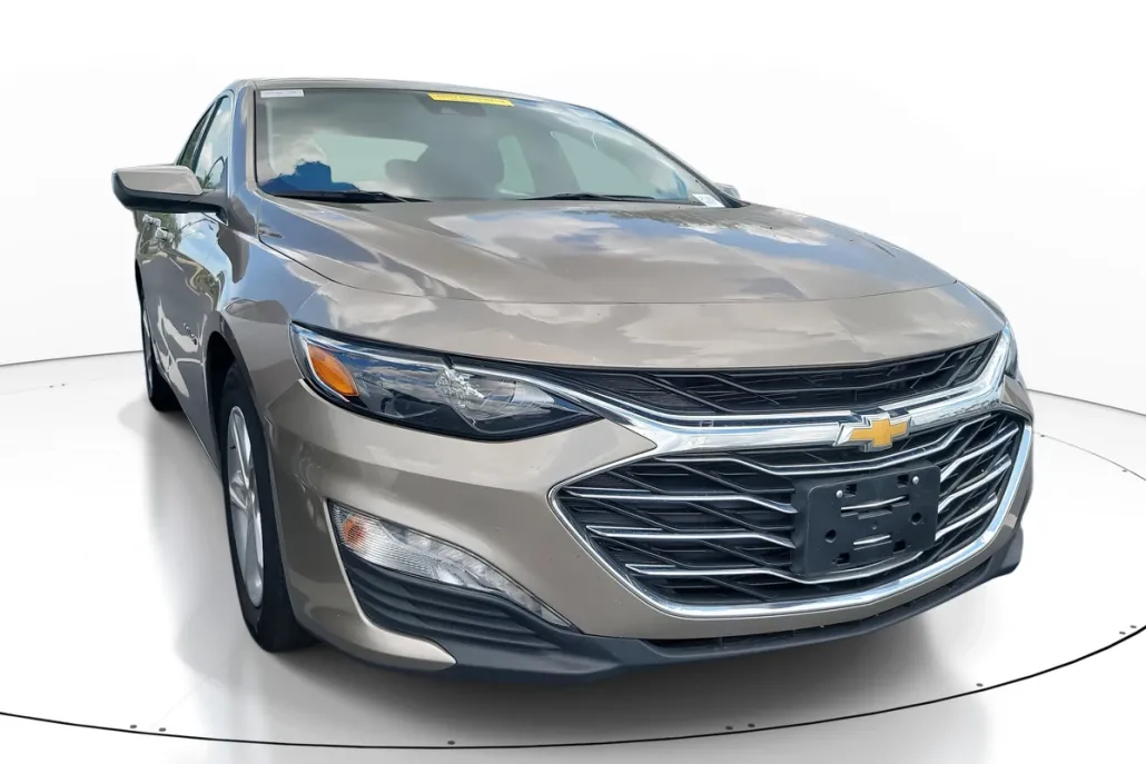 2023 Chevrolet Malibu 1LT photo 1