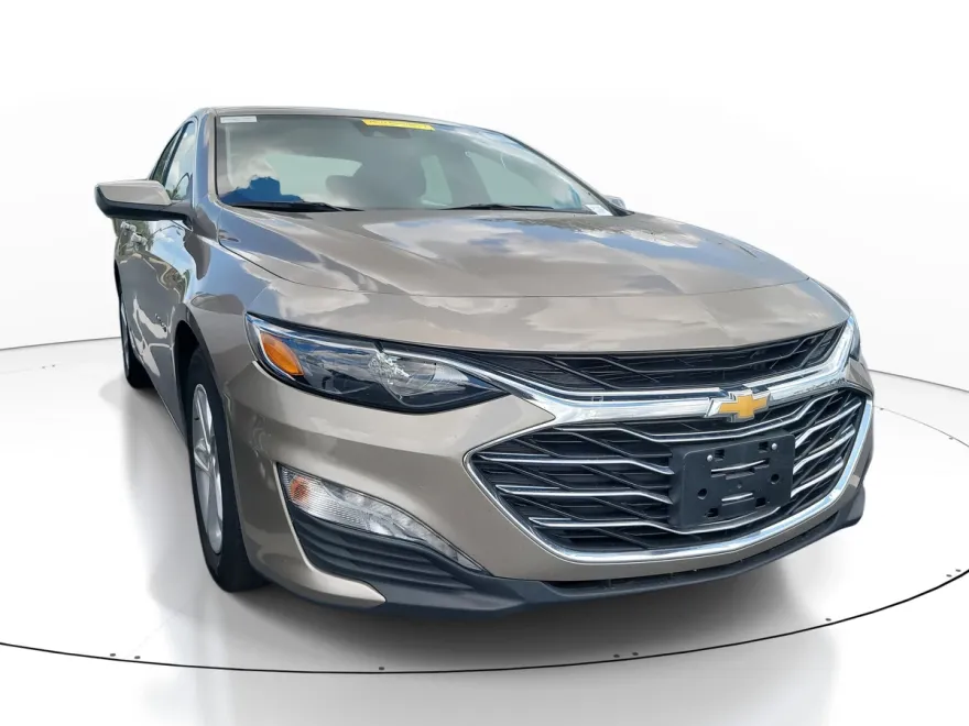 2023 Chevrolet Malibu 1LT photo 1