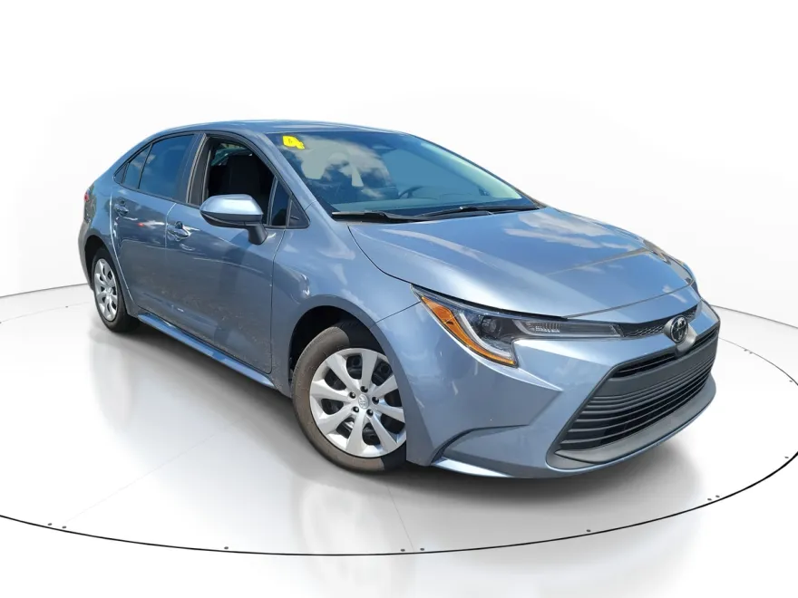 2024 Toyota Corolla LE photo 1