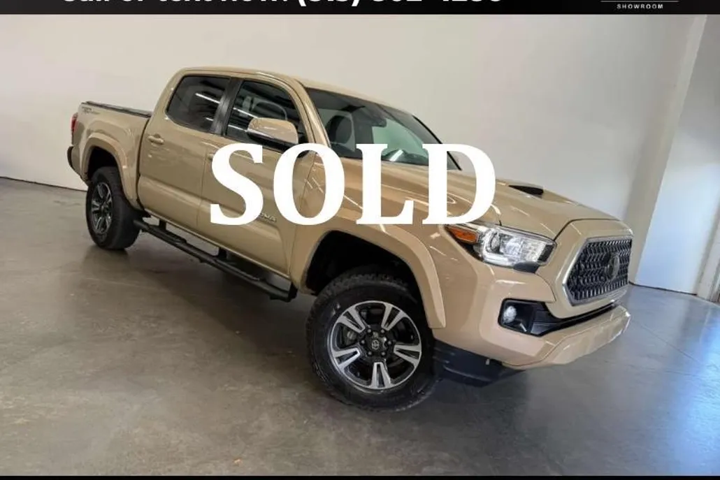 2018 Toyota Tacoma TRD Sport Double Cab photo 1