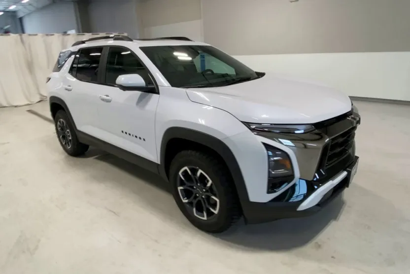 2026 Chevrolet Equinox ACTIV photo 1