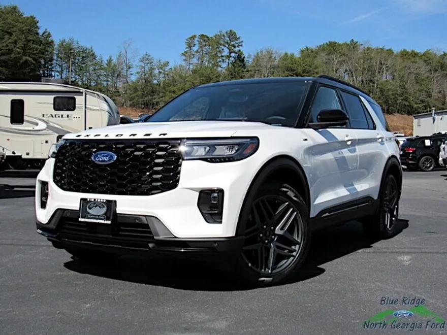 2025 Ford Explorer ST-Line photo 1