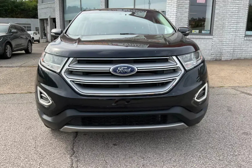 2018 Ford Edge Titanium photo 1