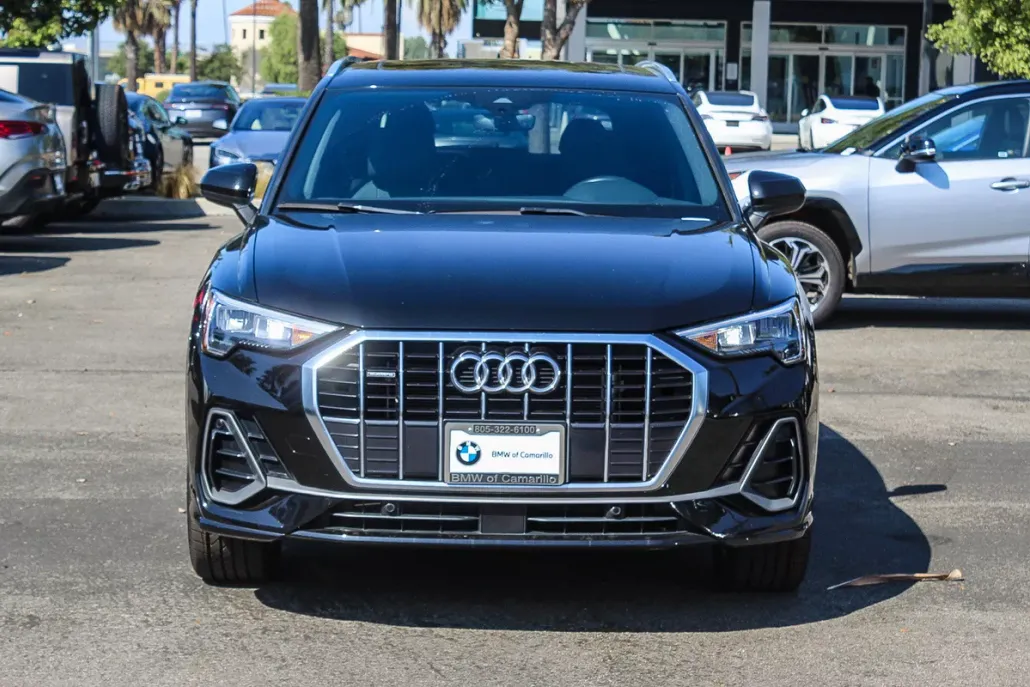 2022 Audi Q3 S line Premium photo 1