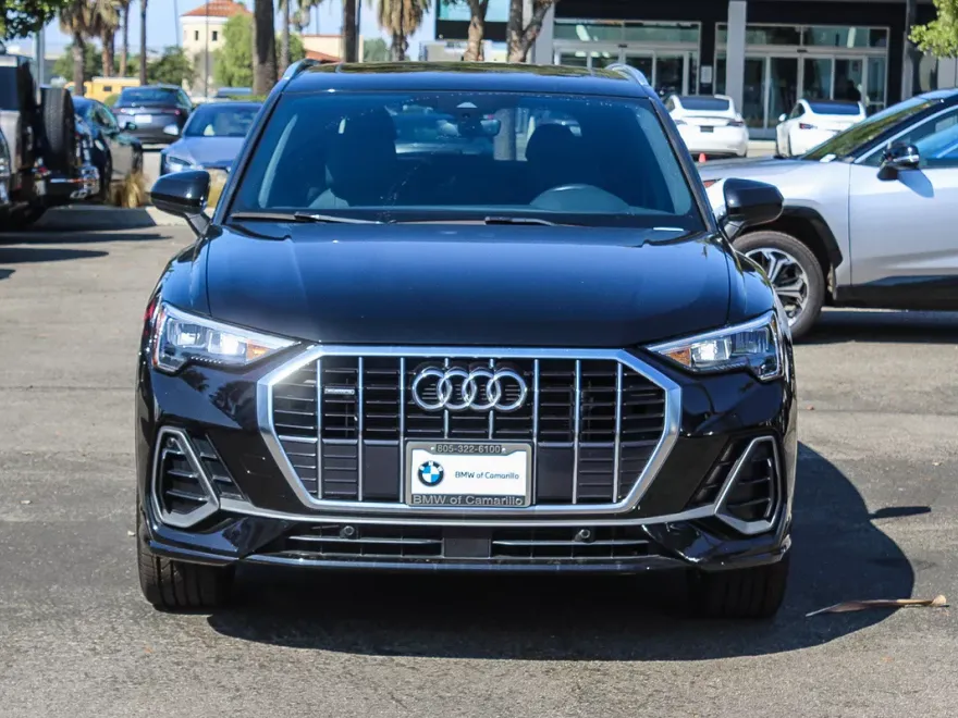 2022 Audi Q3 S line Premium photo 1