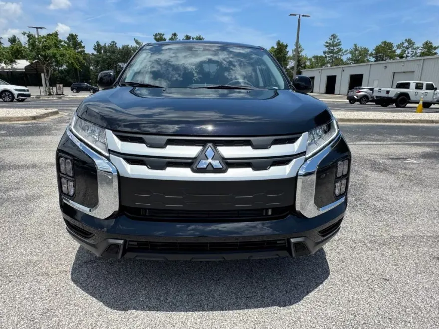 2025 Mitsubishi Outlander Sport ES photo 1