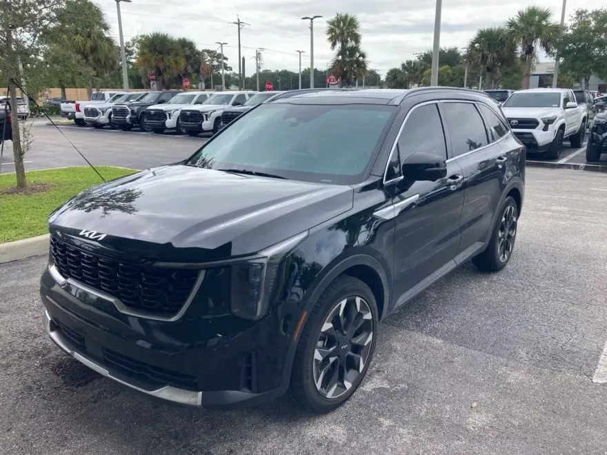 2025 Kia Sorento SX photo 1