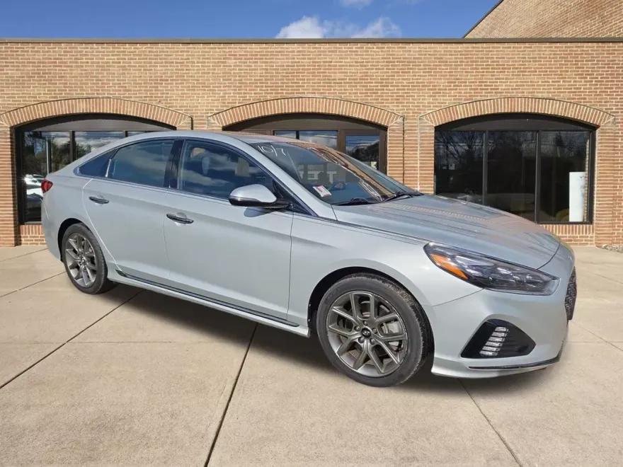 2018 Hyundai Sonata Limited 2.0T photo 1