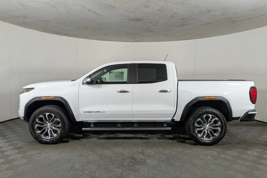 2026 Gmc Canyon Denali photo 1