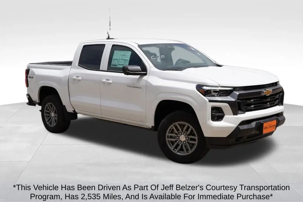 2025 Chevrolet Colorado Work Truck LT photo 1