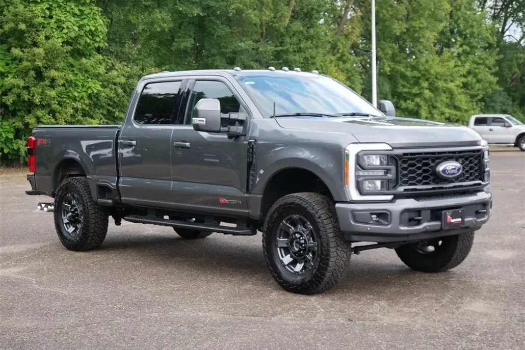 2023 Ford F-350 photo 1
