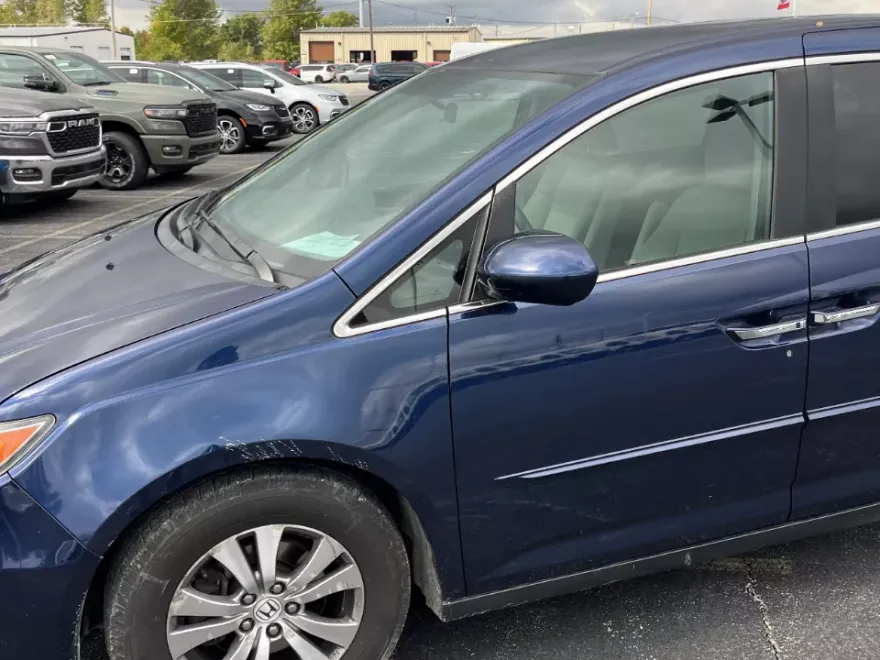 2015 Honda Odyssey EX photo 1