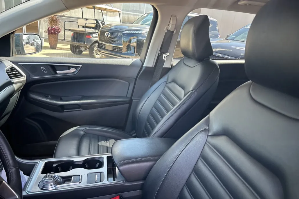 2022 Ford Edge SEL photo 1