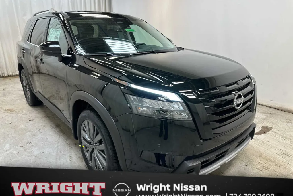 2025 Nissan Pathfinder SL photo 1