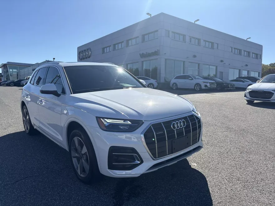 2023 Audi Q5 Premium Plus photo 1