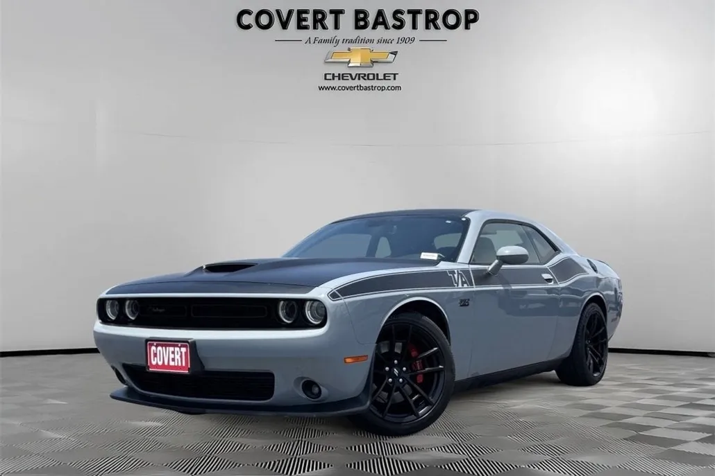 2022 Dodge Challenger R/T Scat Pack photo 1