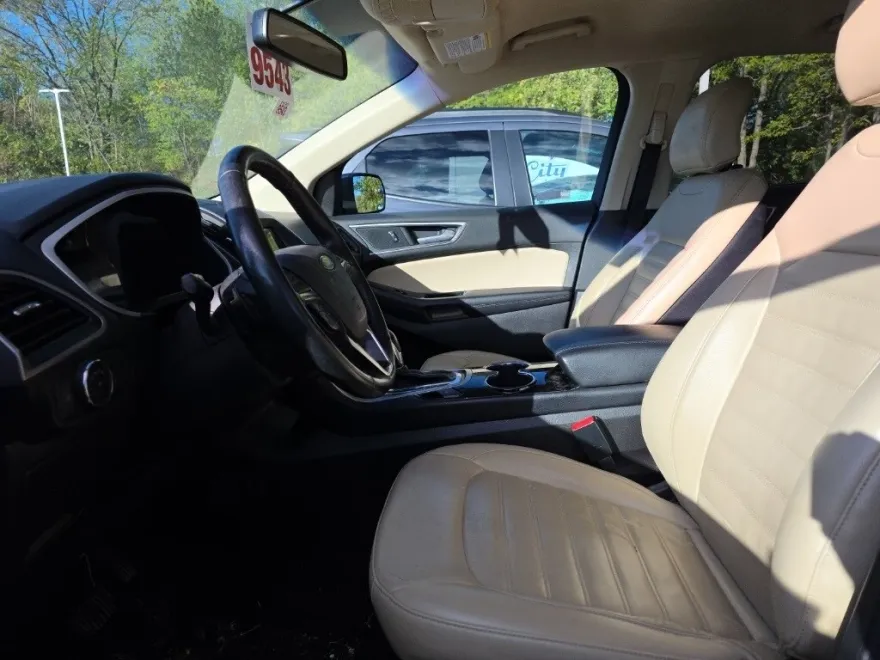 2018 Ford Edge SEL photo 1