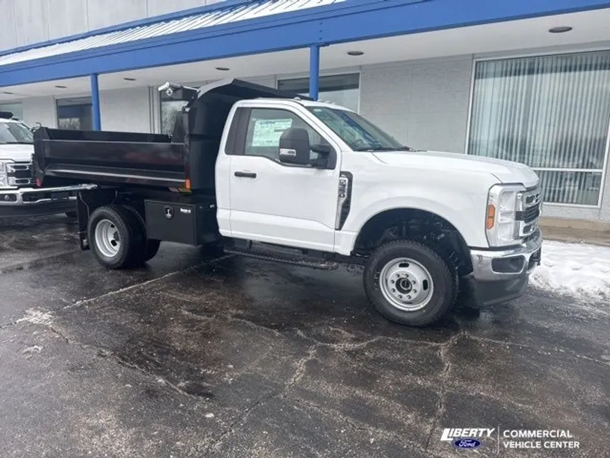 2024 Ford F-350 photo 1