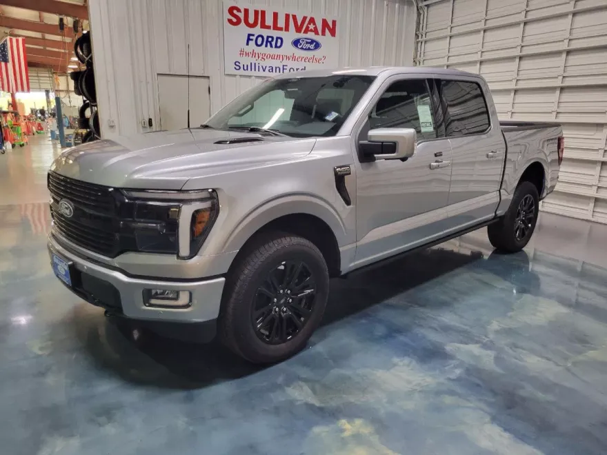 2025 Ford F-150 Platinum photo 1