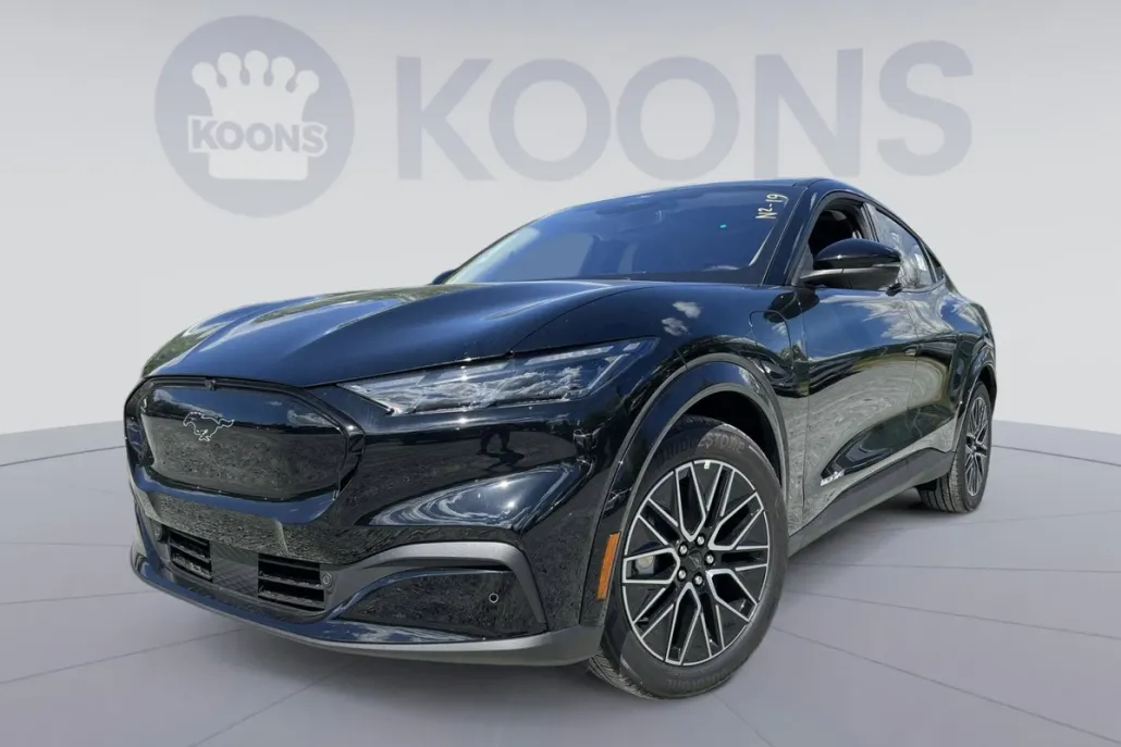 2025 Ford Mustang Mach-E Premium photo 1