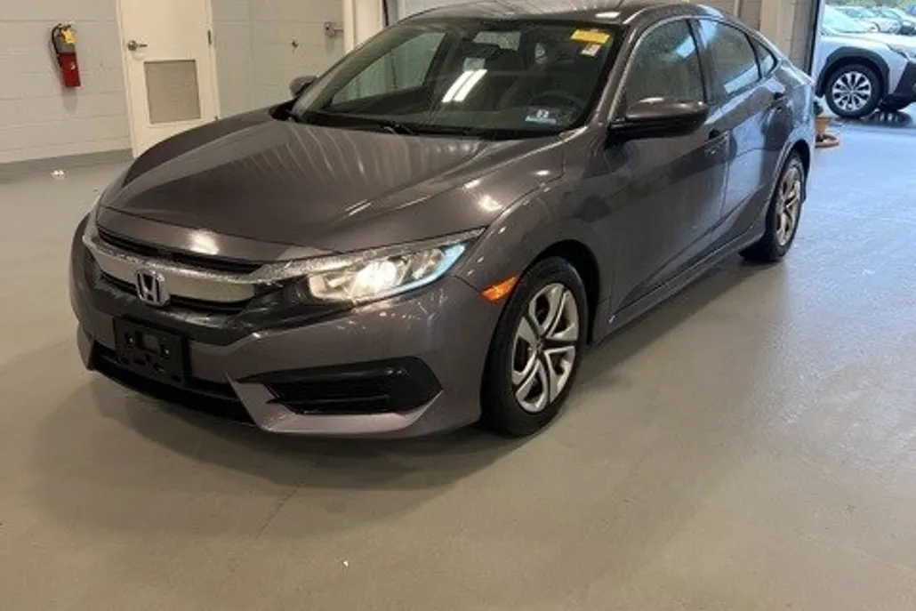 2017 Honda Civic LX photo 1